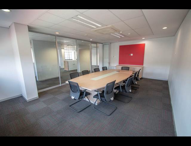 1,388M² OFFICE TO LET IN SANDTON CENTRAL
