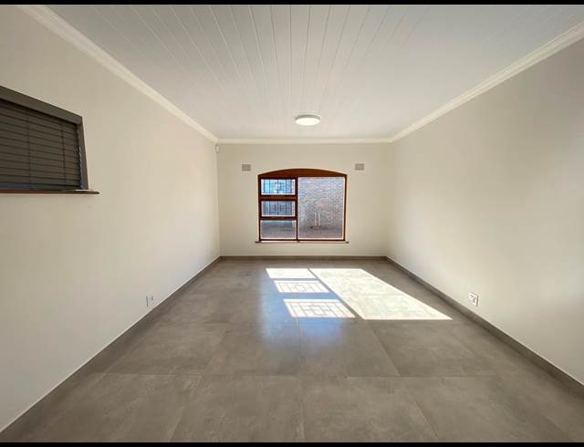 4 BEDROOM HOUSE TO LET IN GEORGE SOUTH