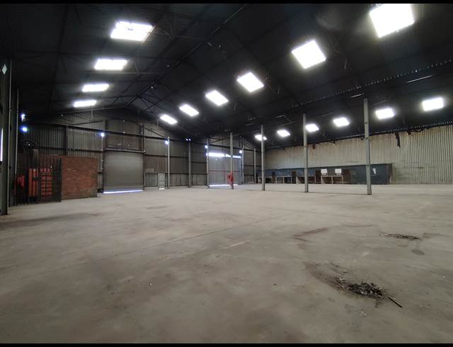 3,200M² WAREHOUSE TO LET IN GERMISTON SOUTH