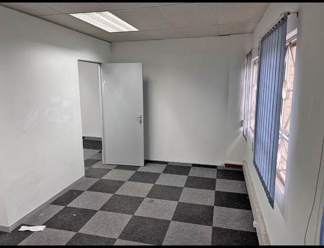 2,090M² WAREHOUSE TO LET IN MEADOWDALE