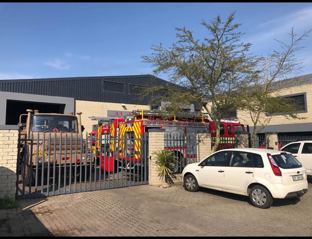 708M² WAREHOUSE TO LET IN SAXENBURG PARK 1