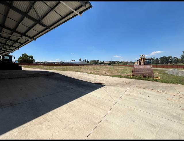 3,200M² WAREHOUSE TO LET IN WITHOK ESTATE