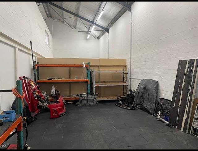 292M² WAREHOUSE TO LET IN CAPRICORN
