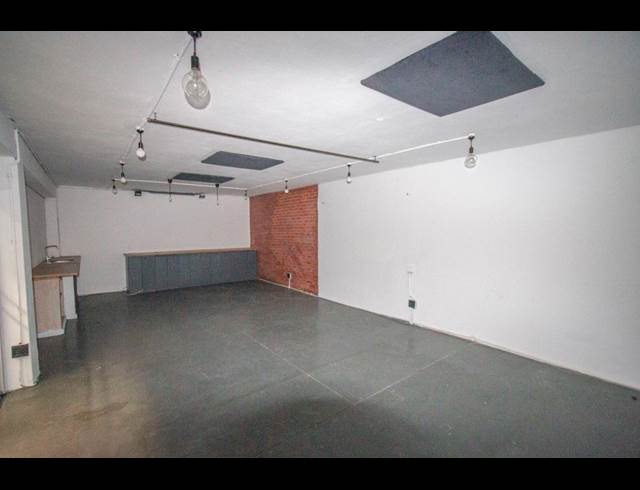 836M² WAREHOUSE TO LET IN OLIVEDALE