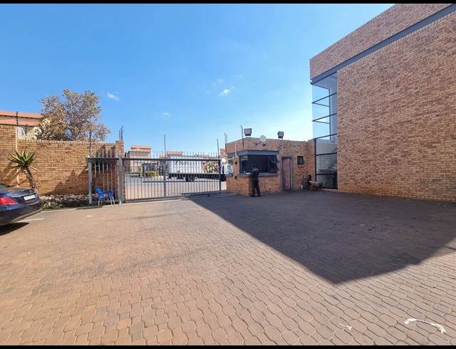 512M² WAREHOUSE TO LET IN ORMONDE
