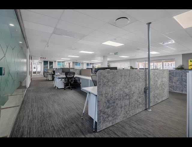1,861M² OFFICE TO LET IN WOODMEAD