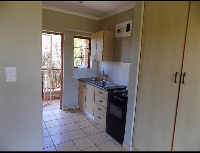 1 BEDROOM PROPERTY TO RENT IN DIE BULT