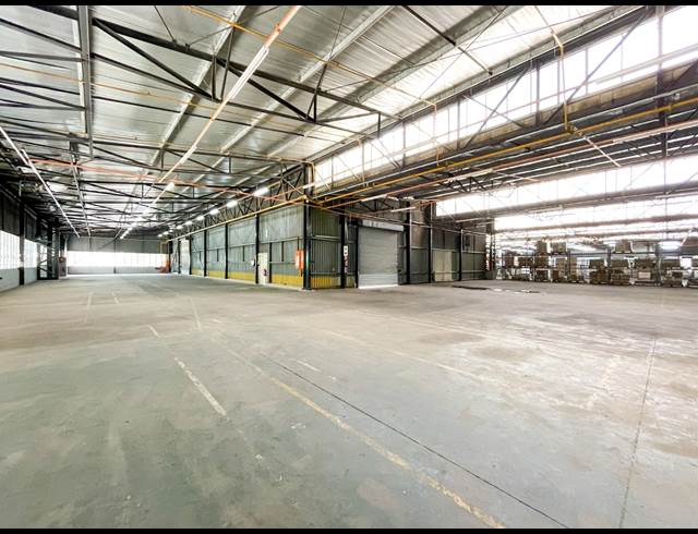 1,150M² WAREHOUSE TO LET IN PINETOWN CENTRAL