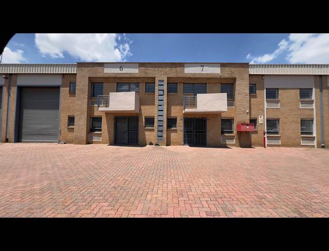 566.10M² WAREHOUSE TO LET IN DRIEHOEK