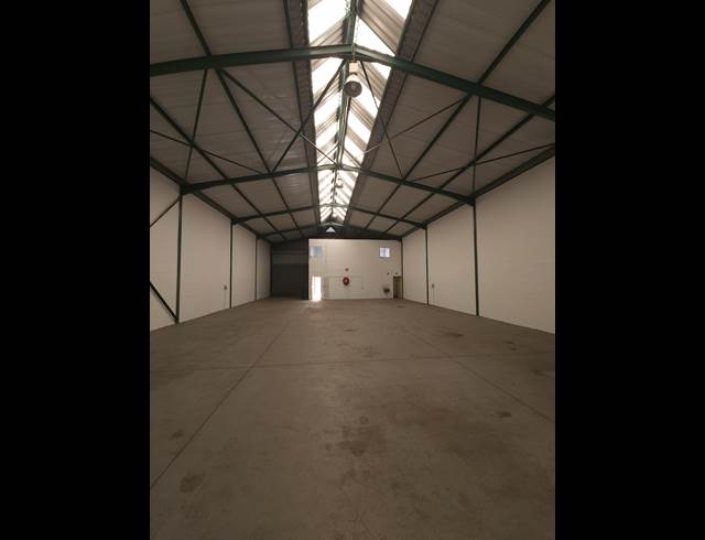 330M² WAREHOUSE TO LET IN KILLARNEY GARDENS