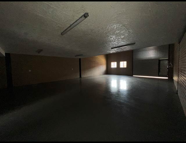 267M² WAREHOUSE TO LET IN HENNOPSPARK INDUSTRIAL