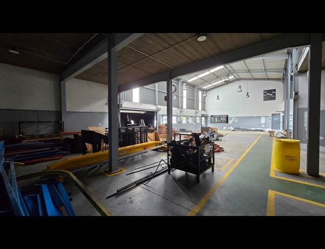 800M² WAREHOUSE TO LET IN EASTLEIGH