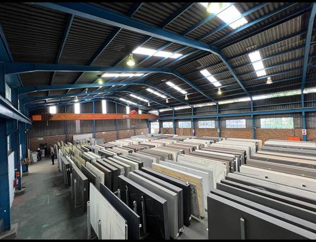 2,000M² WAREHOUSE TO LET IN GERMISTON SOUTH