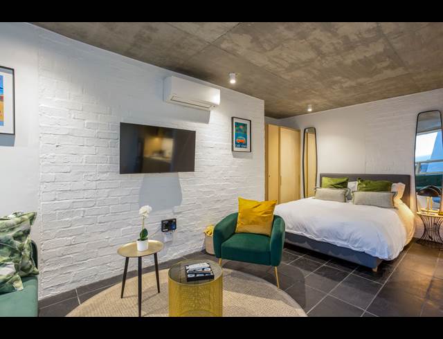 0.5 BEDROOM APARTMENT RENTED IN SEA POINT