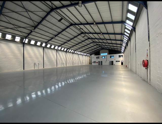 1,250M² WAREHOUSE TO LET IN KILLARNEY GARDENS