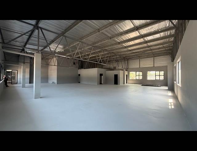 317M² BUSINESS CENTRE TO LET IN UMGENI BUSINESS PARK