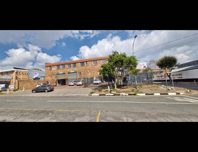 225M² WAREHOUSE TO LET IN TROYEVILLE