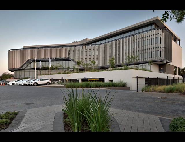 1,056M² OFFICE TO LET IN DORINGKLOOF