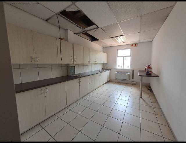 318M² OFFICE TO LET IN MENLYN