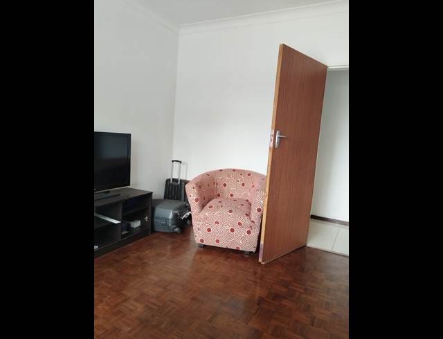 4 BEDROOM FREESTANDING TO LET IN BIRCHLEIGH