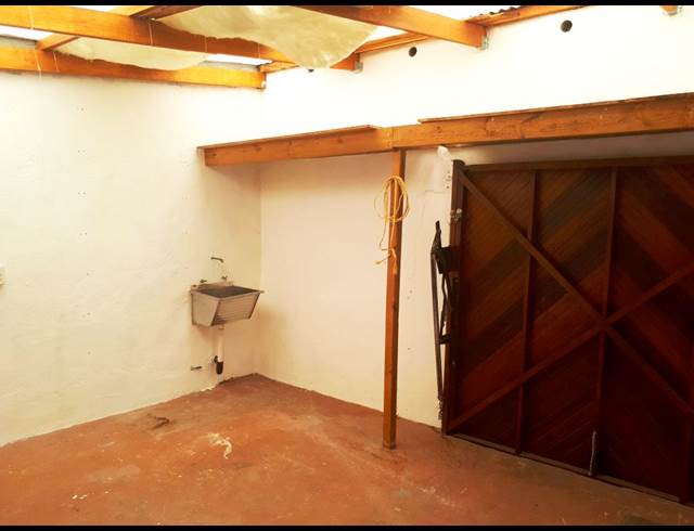 2 bed property to rent in WOODSTOCK