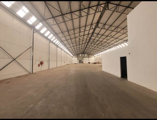 1,600M² FACTORY TO LET IN RACING PARK