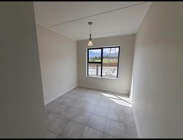 1 BEDROOM PROPERTY TO RENT IN GREENBAY ECO ESTATE