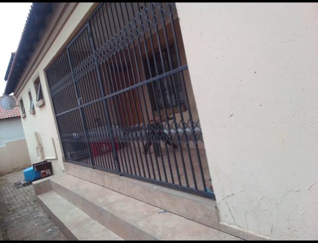 3 bed property to rent in ATTERIDGEVILLE