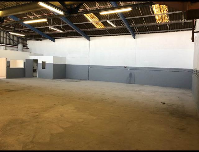 302M² WORKSHOP TO LET IN EPPING INDUSTRIAL