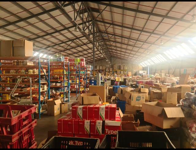 1,960M² WAREHOUSE TO LET IN RETREAT