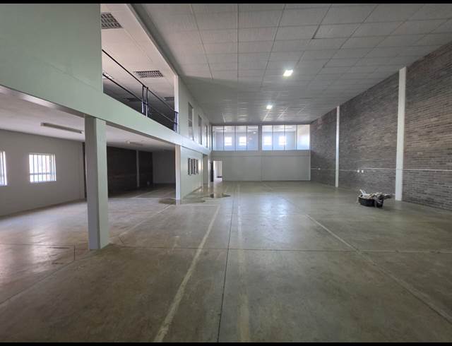 550M² WAREHOUSE TO LET IN STORMILL
