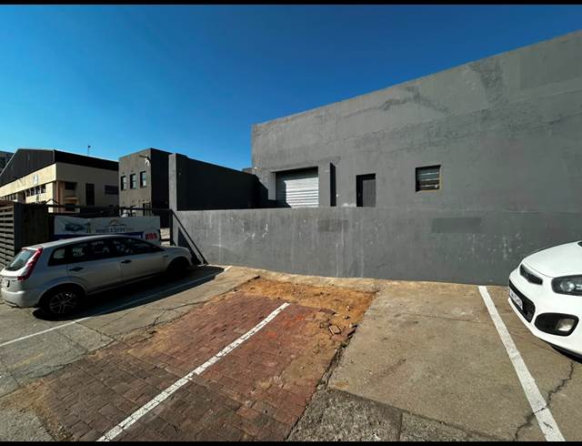 242M² WAREHOUSE TO LET IN WYNBERG