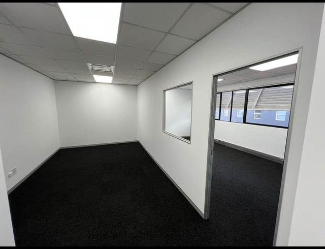 134.10M² OFFICE TO LET IN WESTVILLE