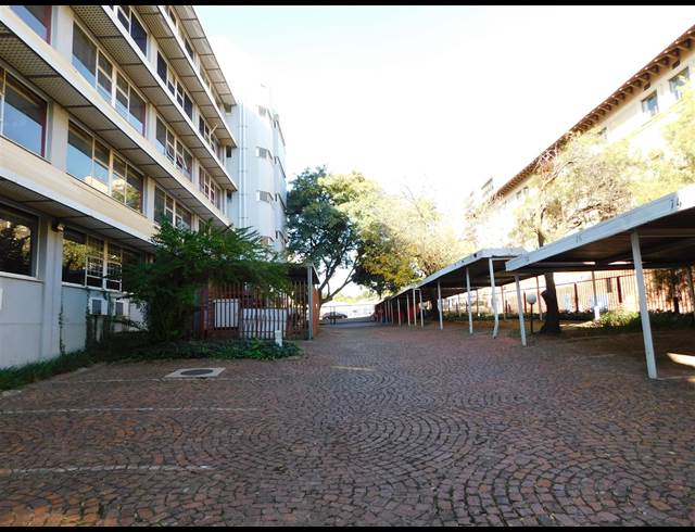 860M² OFFICE TO LET IN FERNDALE
