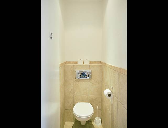 333M² BUILDING TO LET IN GARDENS