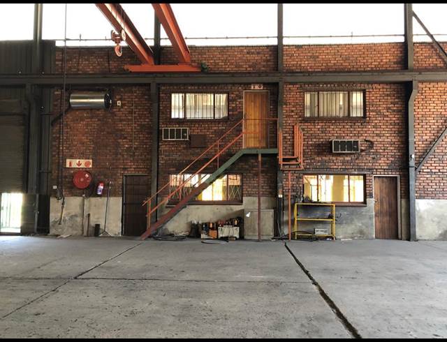 680M² WAREHOUSE RENTED IN KNIGHTS
