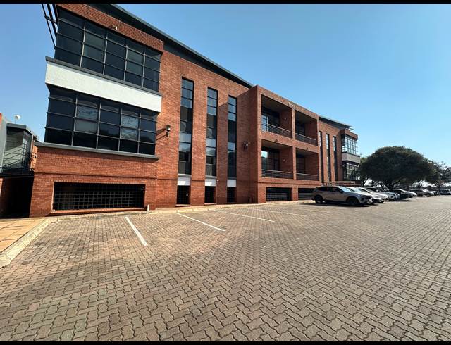 99.60M² OFFICE TO LET IN HIGHVELD TECHNOPARK