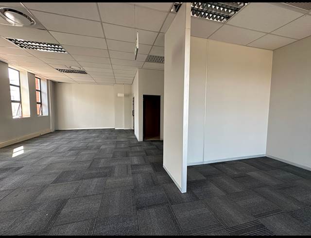 93.50M² OFFICE TO LET IN HIGHVELD TECHNOPARK