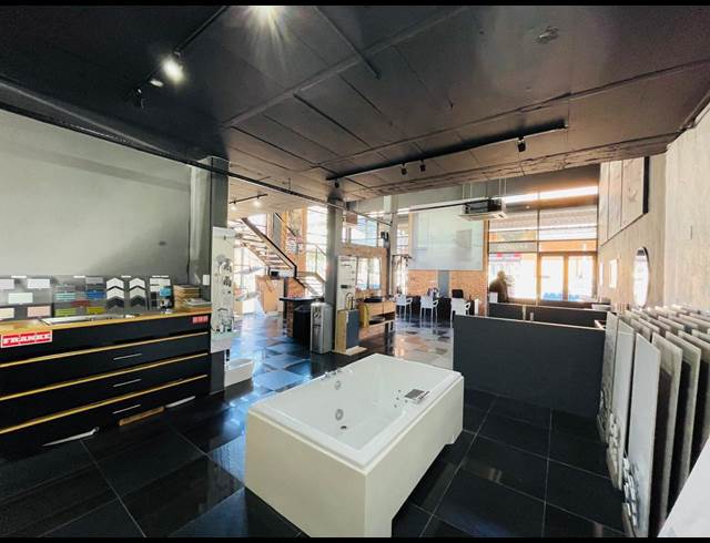 320M² RETAIL TO LET IN FOURWAYS
