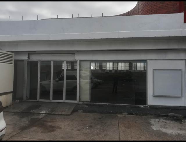 140M² WORKSHOP RENTED IN MALVERN