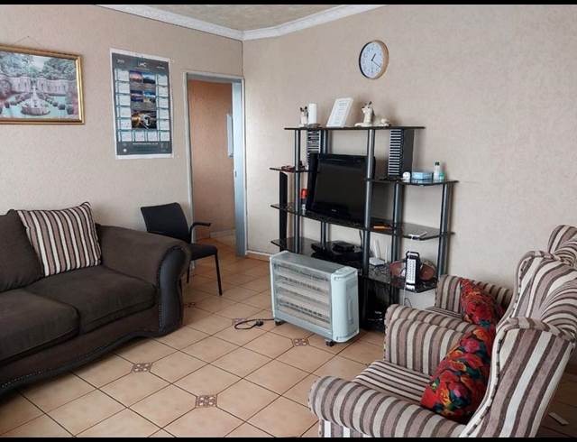 2 BEDROOM PROPERTY TO RENT IN MEADOWLANDS