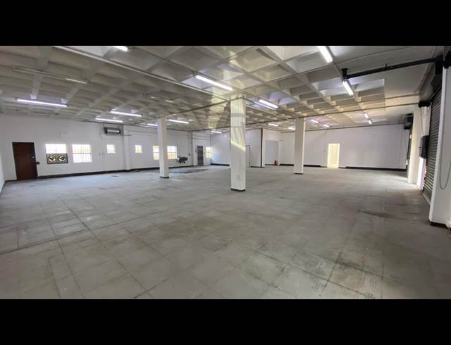 400M² WAREHOUSE TO LET IN HIGHVELD
