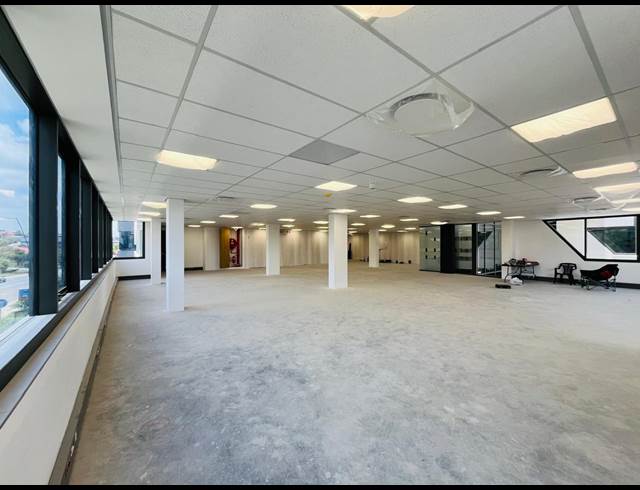 345M² OFFICE TO LET IN VORNA VALLEY