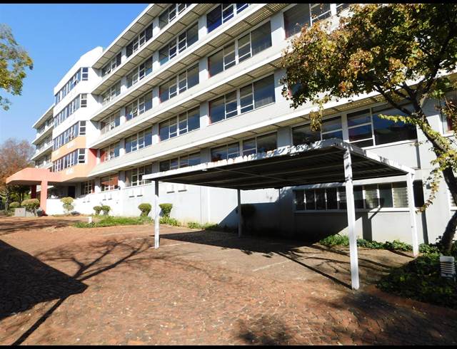 860M² OFFICE TO LET IN FERNDALE