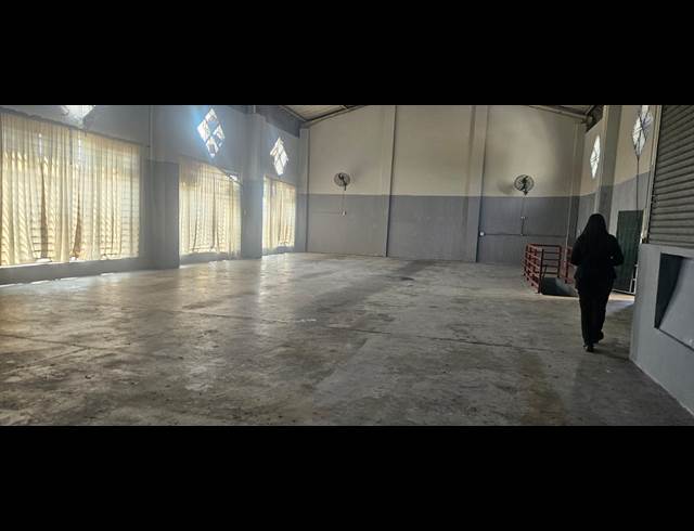 640M² WAREHOUSE TO LET IN PHOENIX INDUSTRIAL