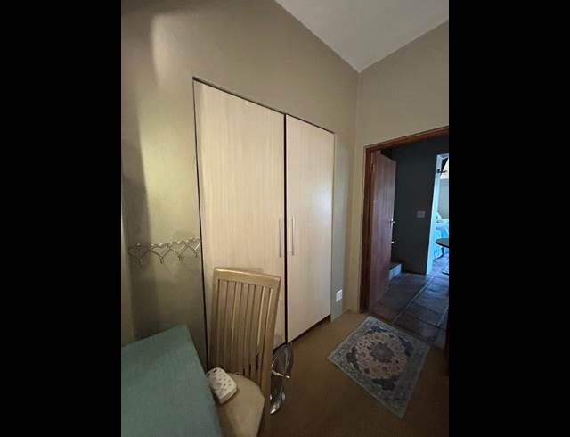1 BEDROOM FLAT TO LET IN SCHOEMANSVILLE