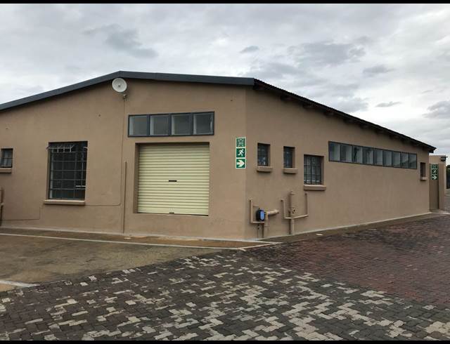 100M² WAREHOUSE TO LET IN LASER PARK