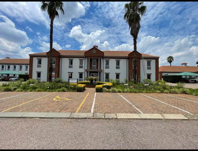 BUSINESS PROPERTY TO RENT IN DIE HOEWES