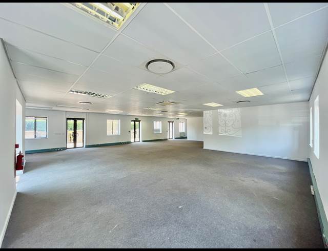 529M² OFFICE TO LET IN BRYANSTON
