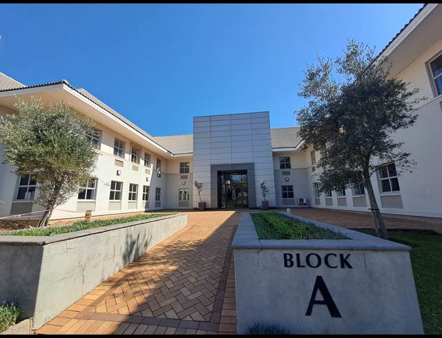 281M² OFFICE TO LET IN HYDE PARK